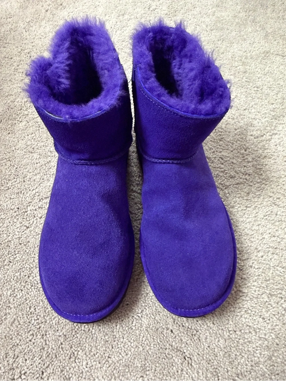 UGG Kids Short Boot in Vibrant Purple with Black Sole